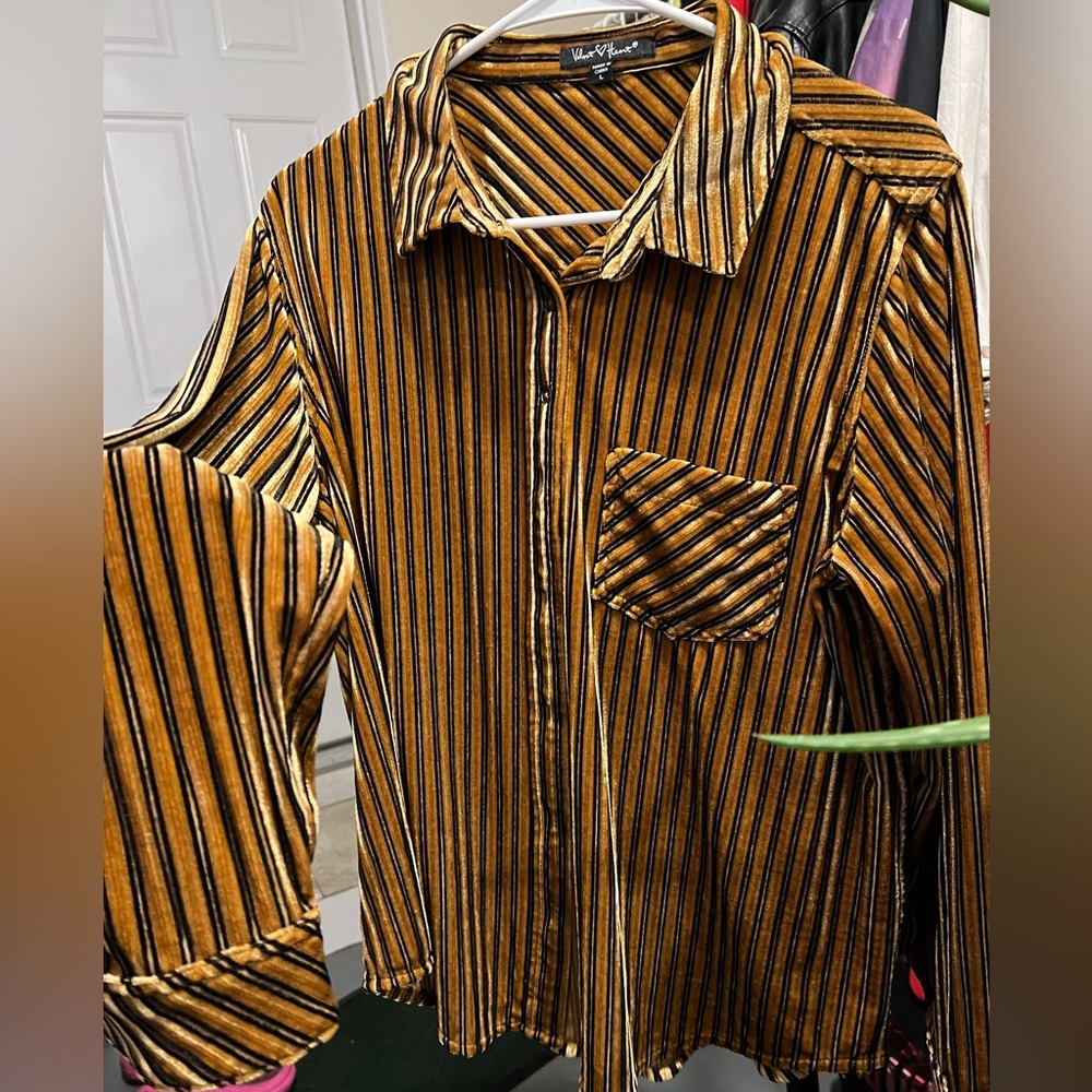 Velvet button down size L Gold with black pin stripes
